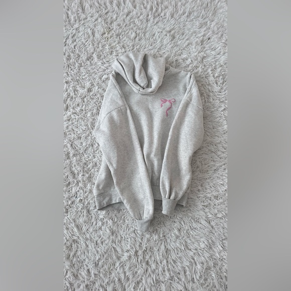 Edikted Tops - Edikted Light Gray Hoodie with Pink Accent - Size Small